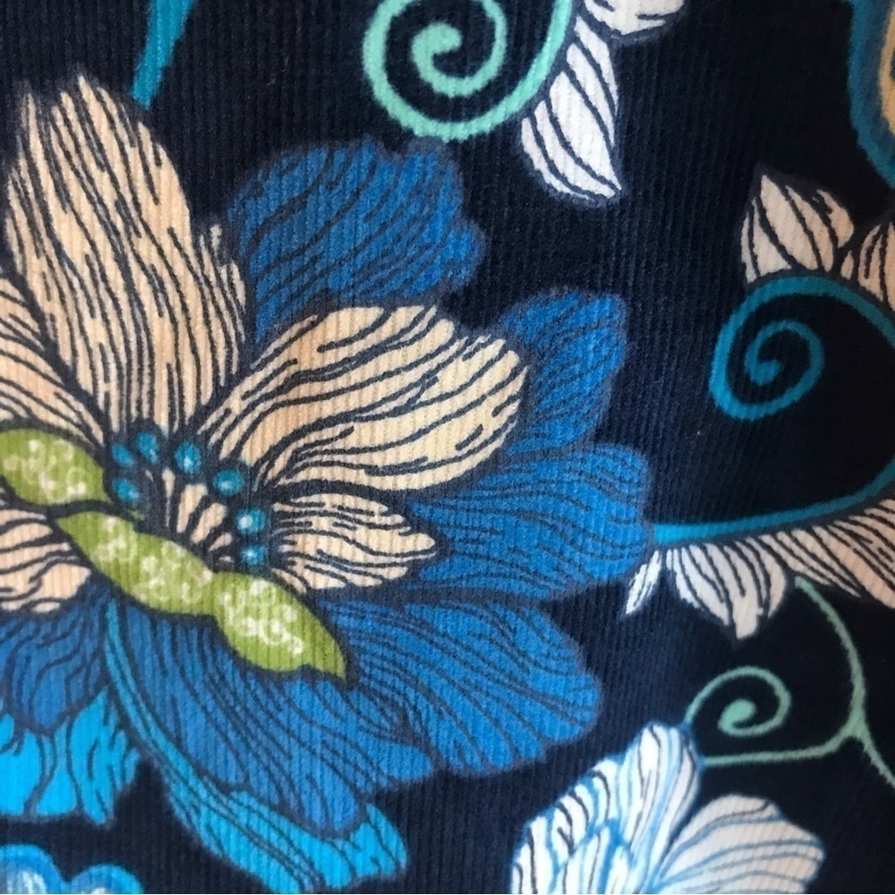 EUC Vera Bradley Cropped Lounge Pants - Picture 6 of 7